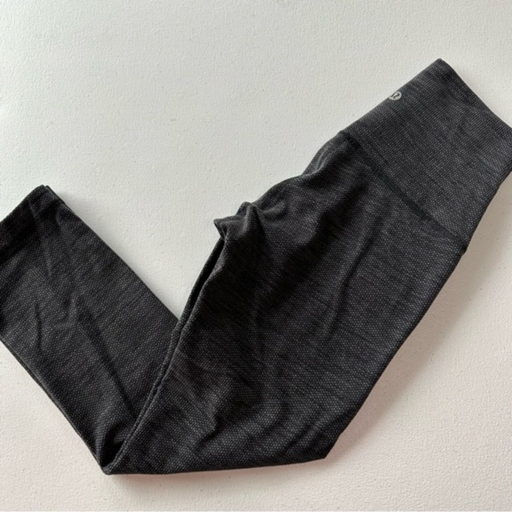 (0064) Lululemon Pants Size 4